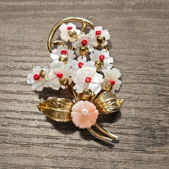 Vintage Mother of Pearl and Coral Flower Gold Brooch - Picture 1 of 4
